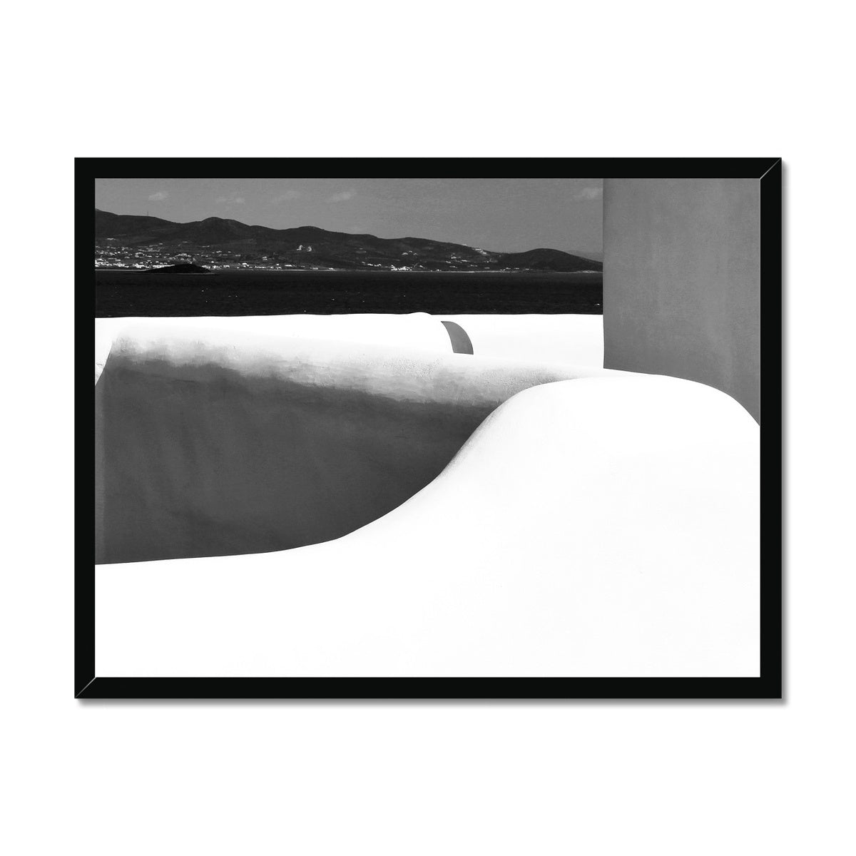 B&W 16 Framed Print