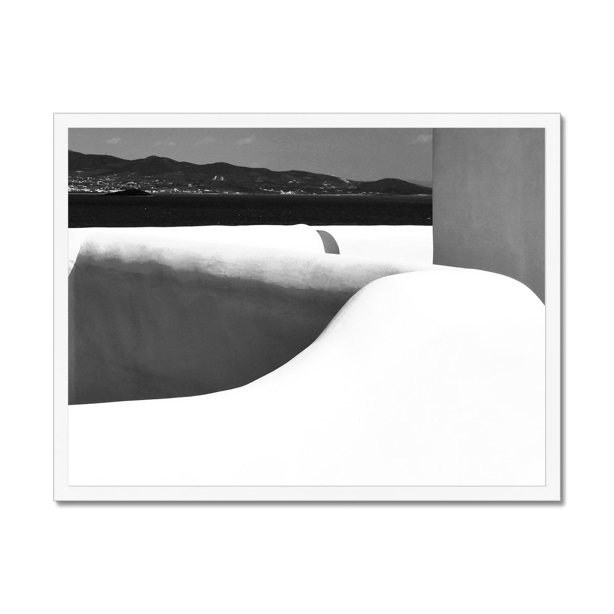 B&W 16 Framed Print